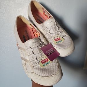 Sketchers Relaxed Fit Memory Foam NWT